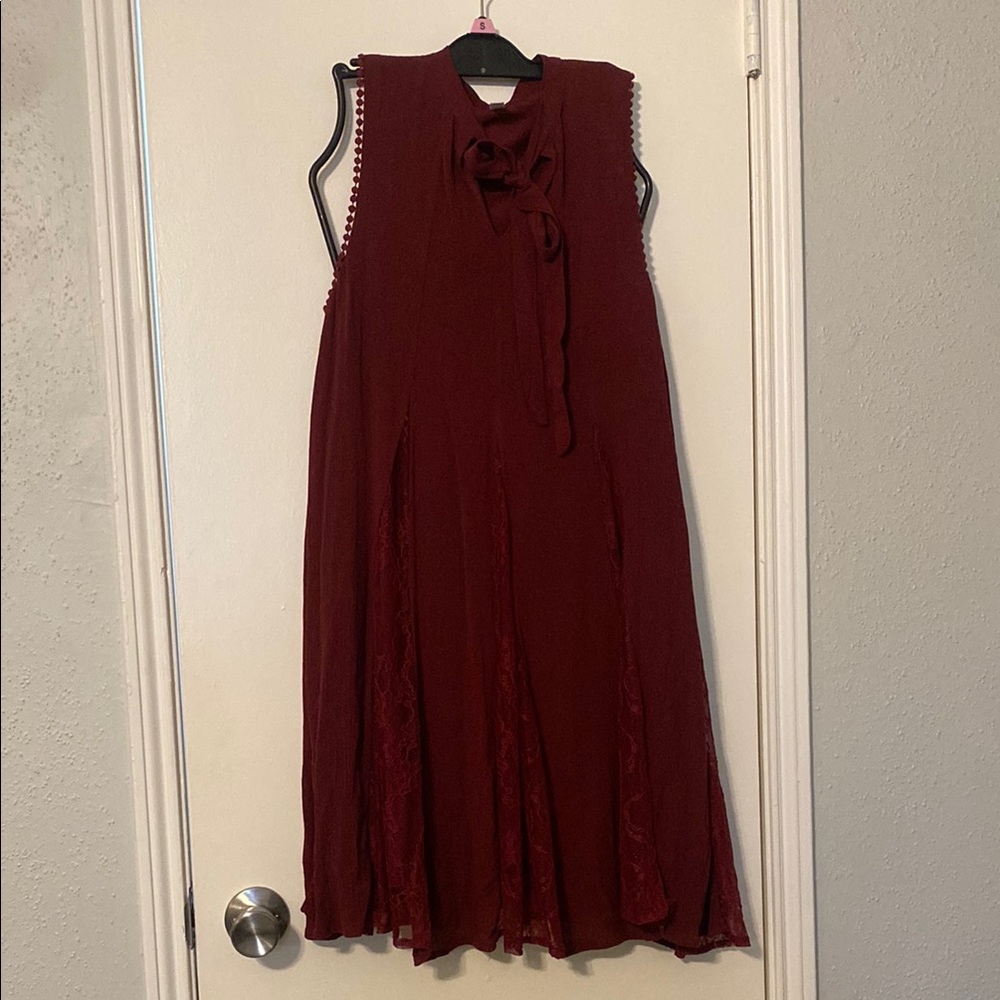 Elegant Burgundy Sleeveless Dress
